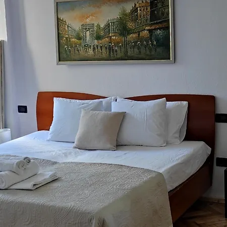 Center Rustic Retreat * Tirana