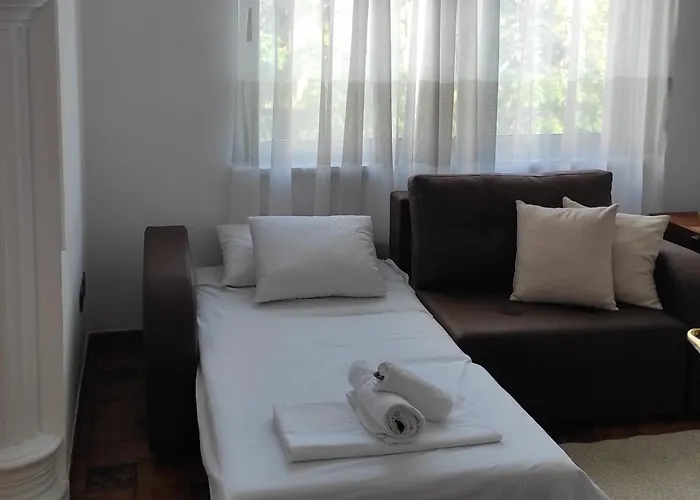 Center Rustic Retreat * Tirana