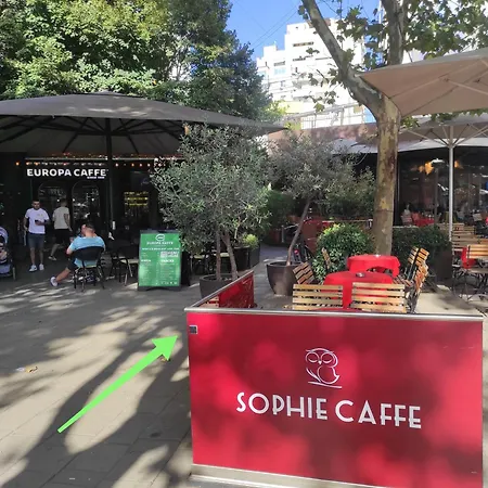 Center Rustic Retreat تيرانا