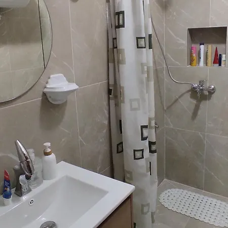 Апартаменты Center Rustic Retreat Тирана